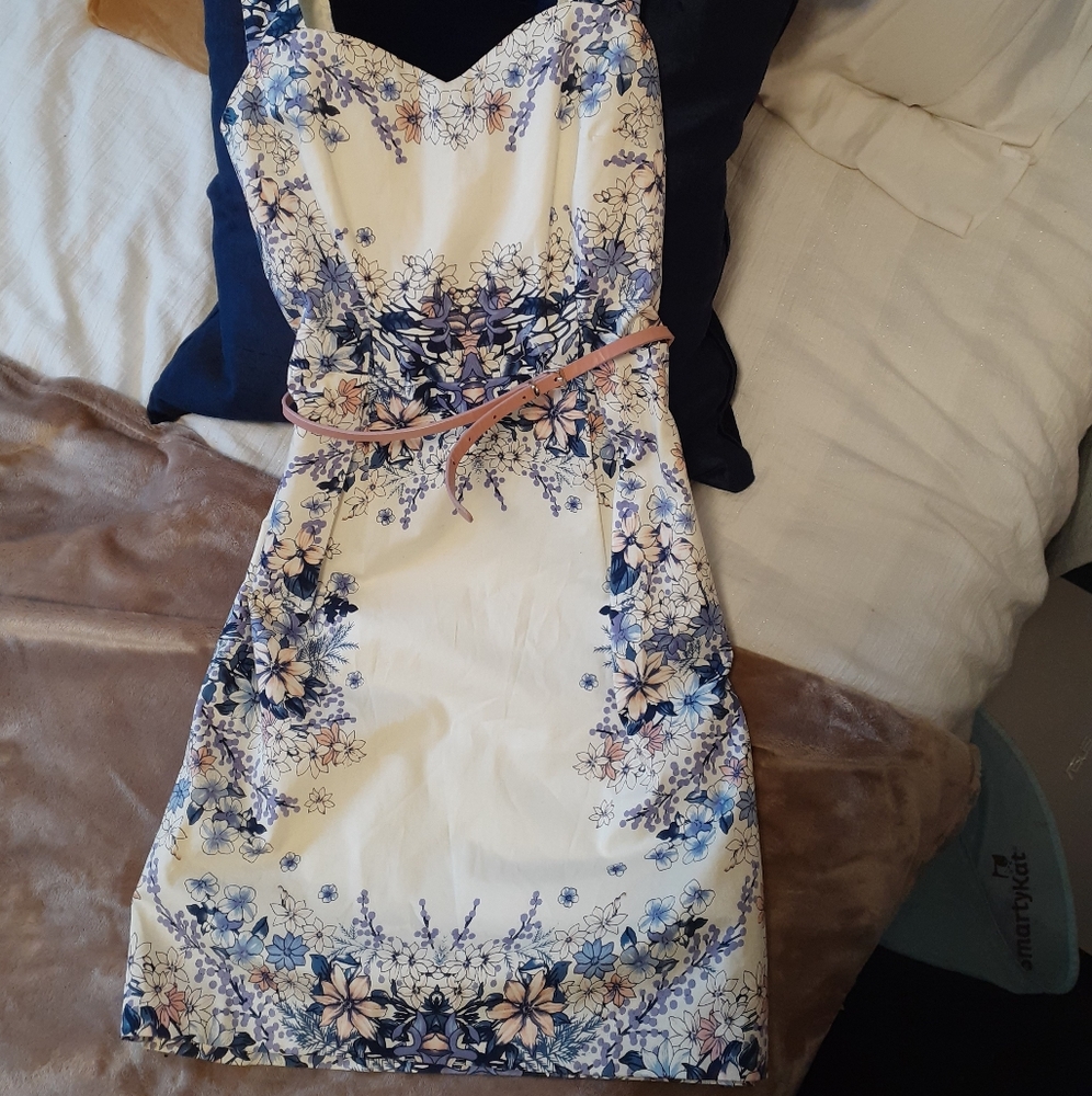 Oasis sweetheart neck dress